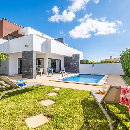 Villa Novochoro - Large Garden- Heatable Pool By Dreamvillasalbufeira *