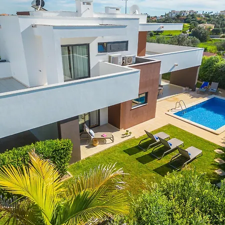 Villa Novochoro - Large Garden- Heatable Pool By Dreamvillasalbufeira Albufeira