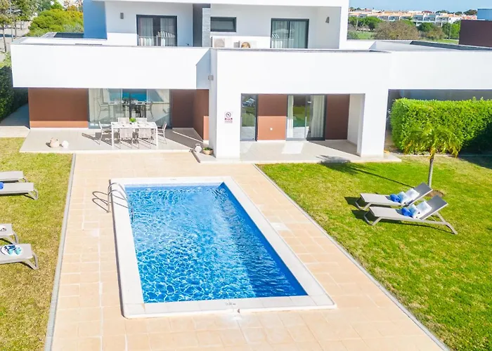 Villa Novochoro - Large Garden- Heatable Pool By Dreamvillasalbufeira