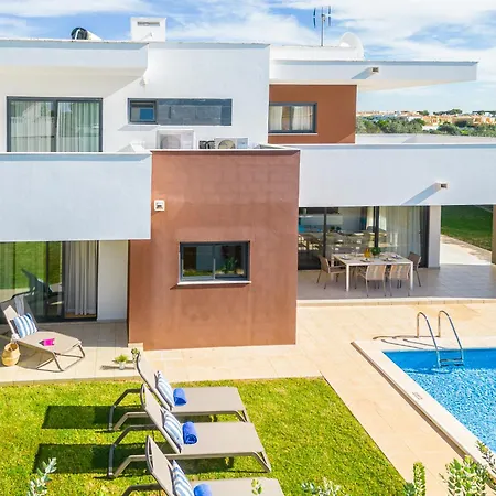 Vila Villas Novochoro - Large Garden *